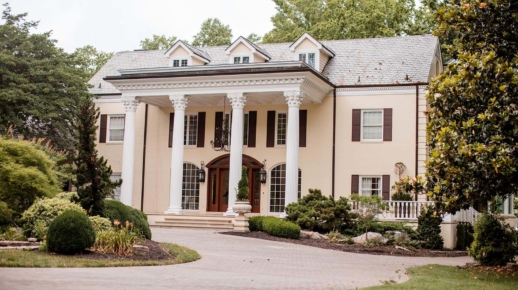 Exterior view of the front of the mansion